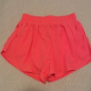 Track That High-Rise Lined Short 5". Cute summer color. Never worn.